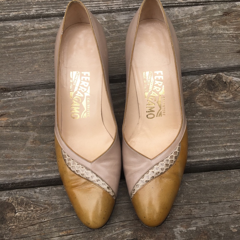 Vintage Salvatore Ferragamo pumps